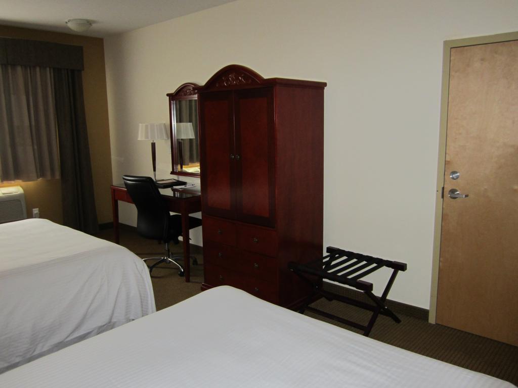 Trend Mountain Hotel & Conference Centre Tumbler Ridge 외부 사진