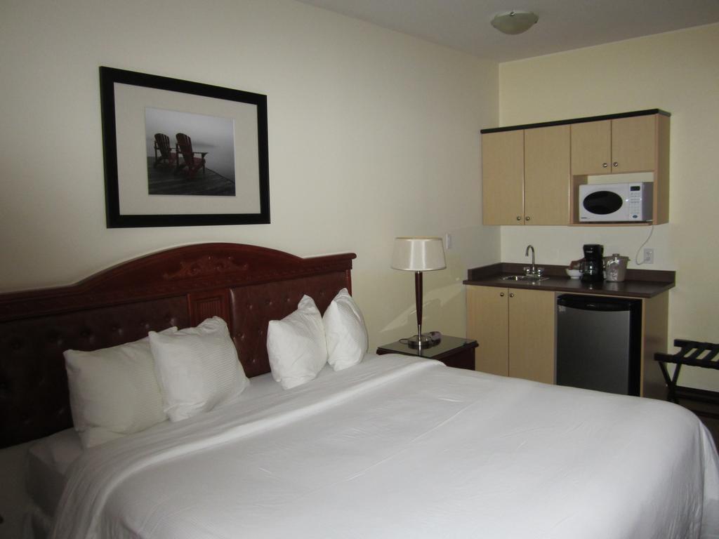 Trend Mountain Hotel & Conference Centre Tumbler Ridge 외부 사진