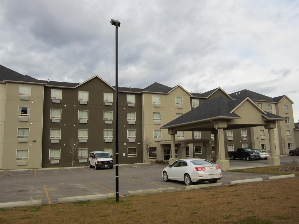 Trend Mountain Hotel & Conference Centre Tumbler Ridge 외부 사진