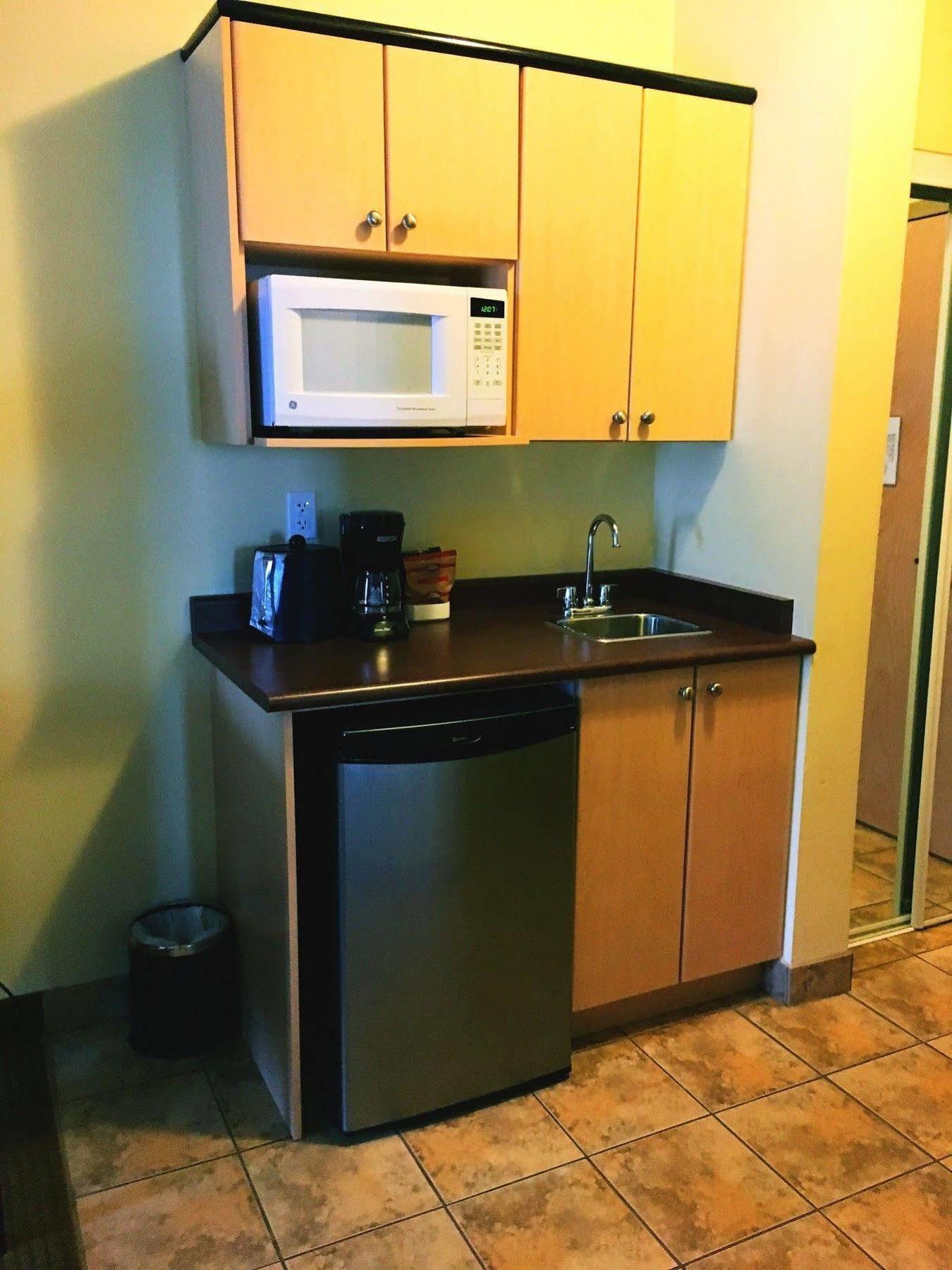 Trend Mountain Hotel & Conference Centre Tumbler Ridge 외부 사진