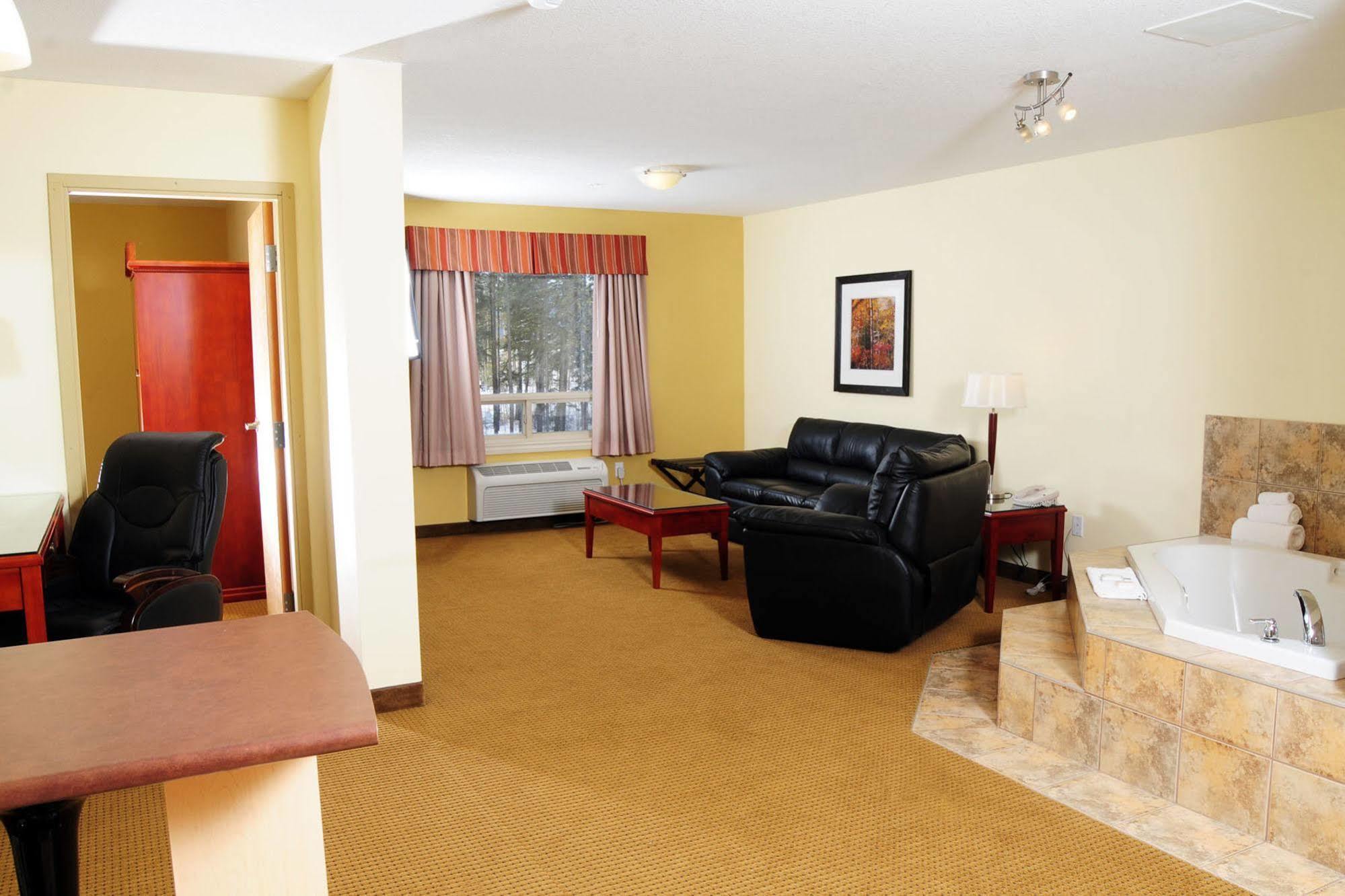 Trend Mountain Hotel & Conference Centre Tumbler Ridge 객실 사진