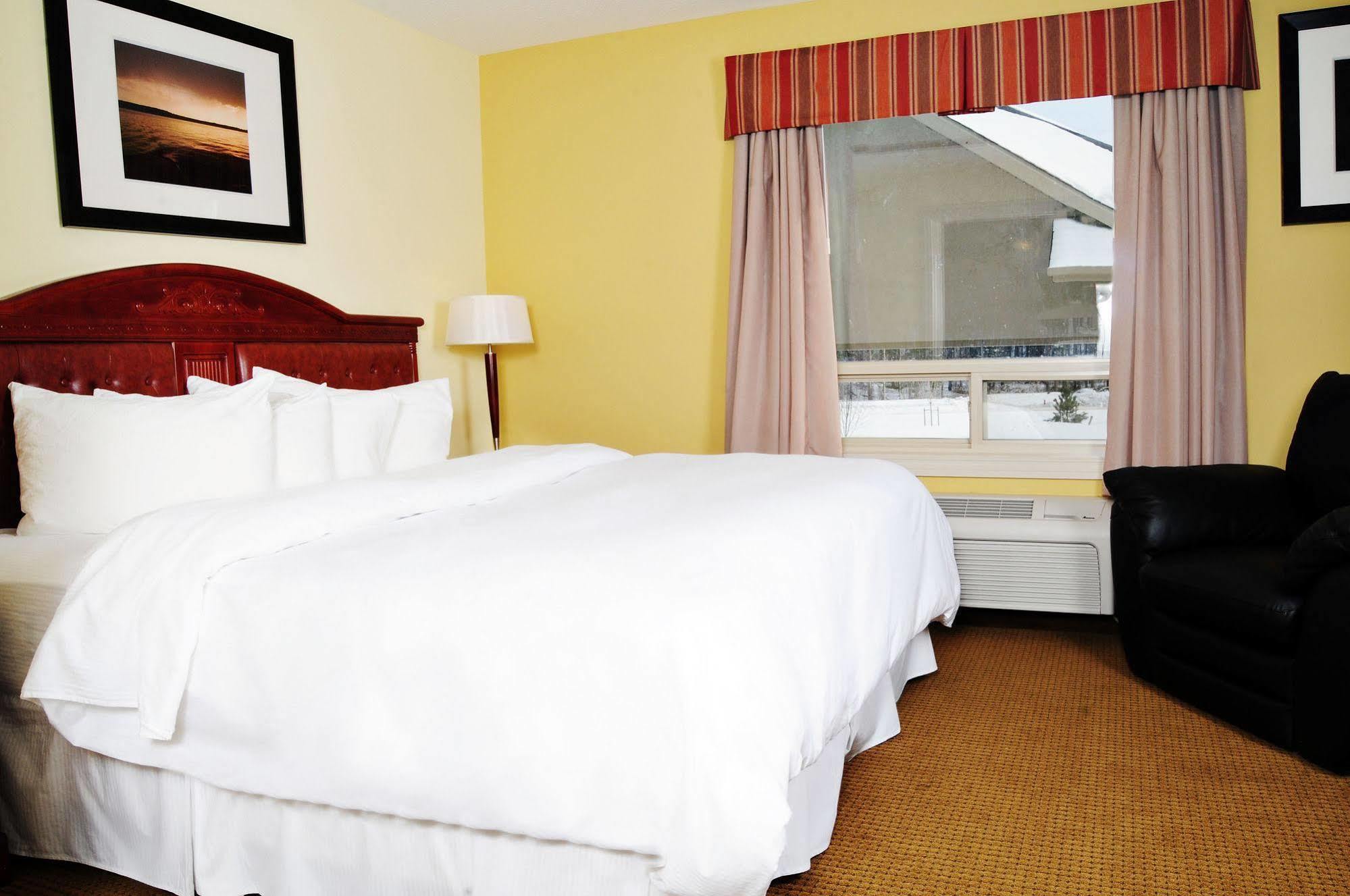 Trend Mountain Hotel & Conference Centre Tumbler Ridge 외부 사진